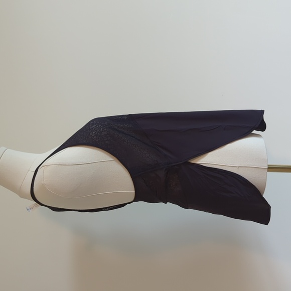 NWT Lululemon size 6 black twist and train tank - Picture 3 of 9